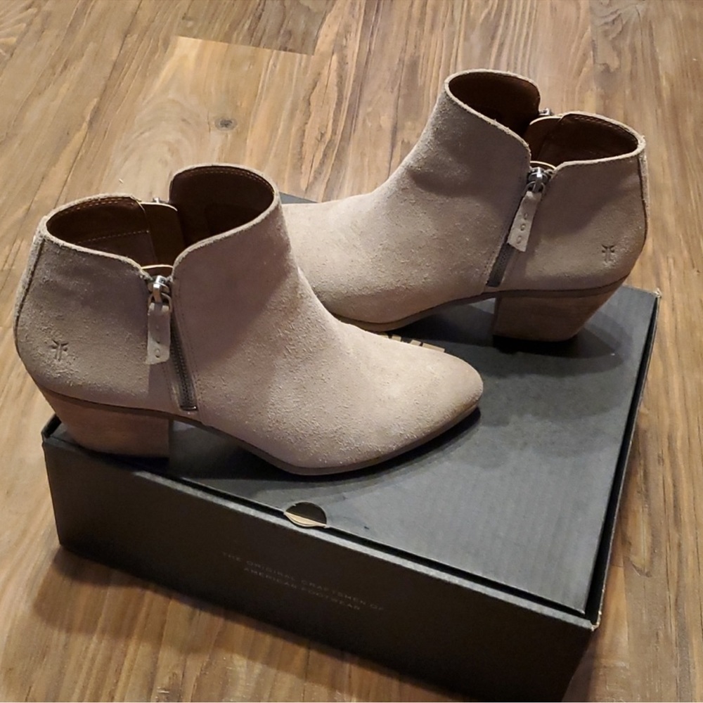 FRYE Judith Zip Bootie - Picture 7 of 7